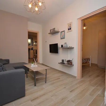 Feriehus Moutros Cozy *