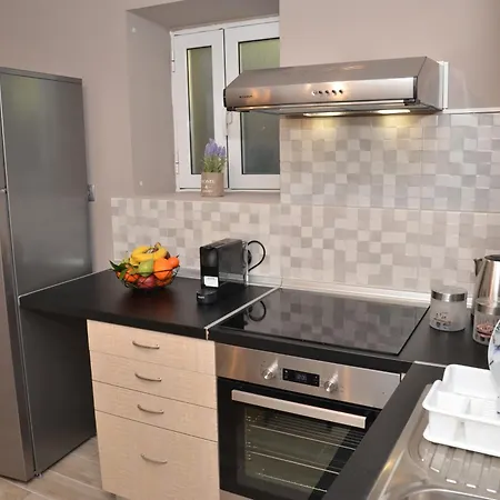 Moutros Cozy * Sokrákion