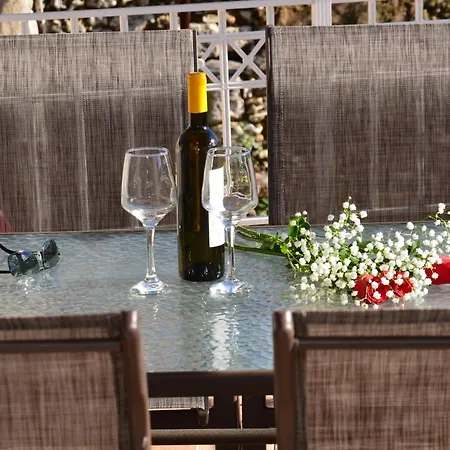 Moutros Cozy * Sokrákion